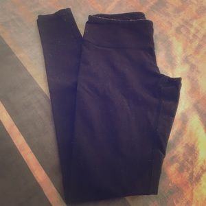 Black lululemon workout leggings