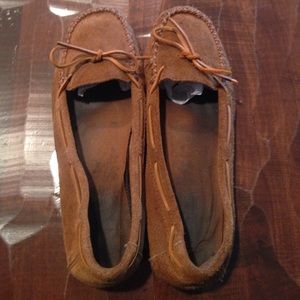 Minnetonka brown moccasins