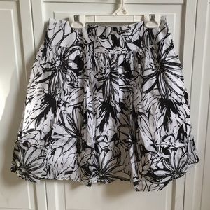 Black and white flower print skirt