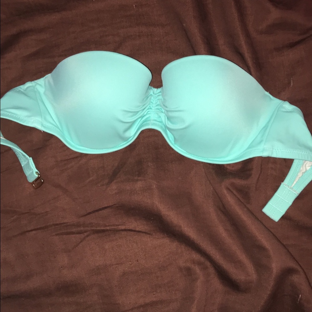 Victoria secrets bikini top. 32C