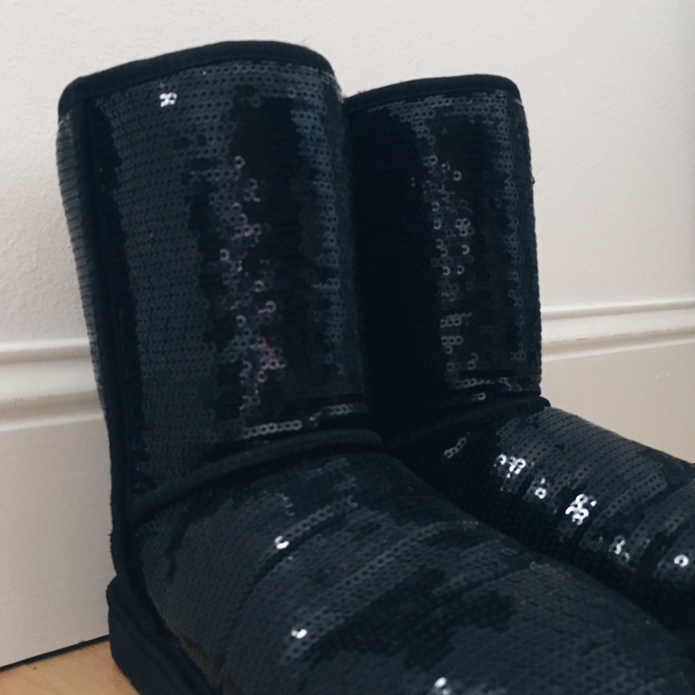 ❕Black Sparkle Uggs❕