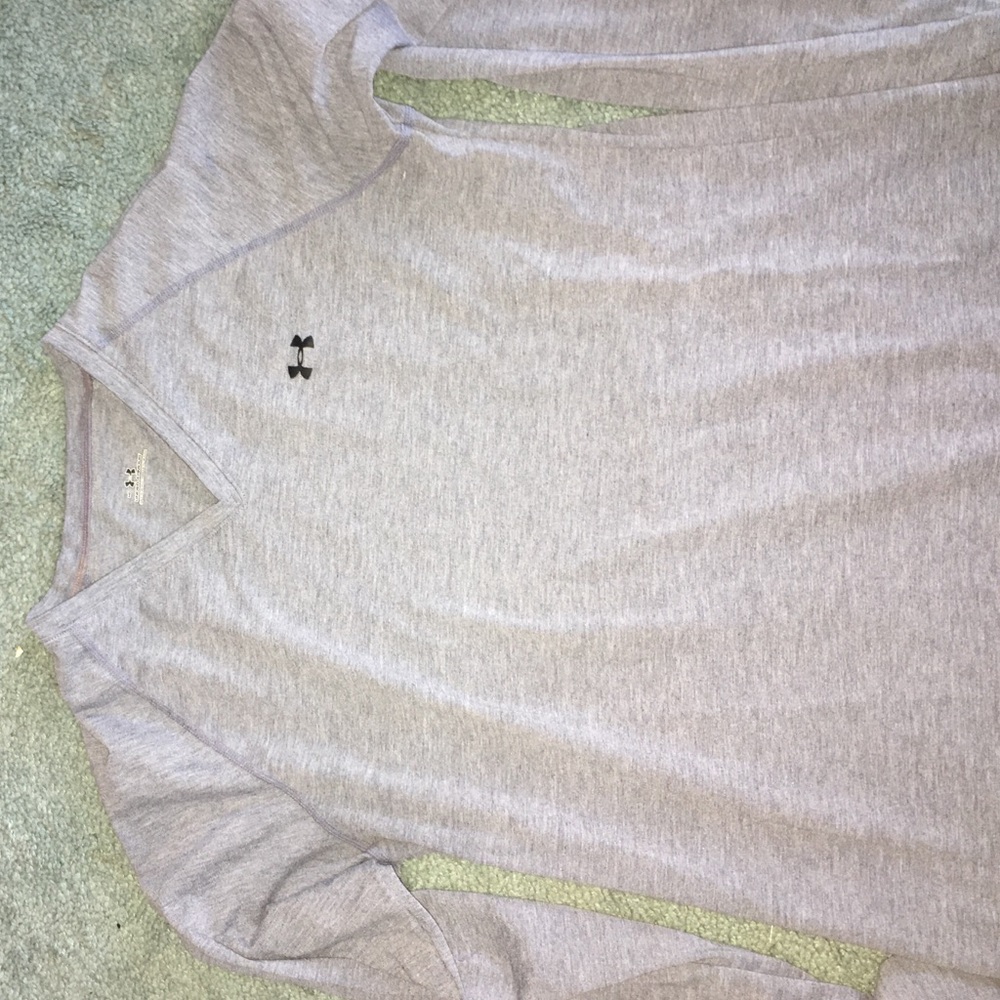 Grey long sleeve under armour heat gear shirt