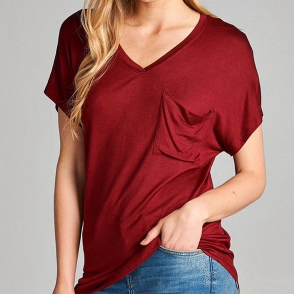 ♦️LAST ONE SALE♦️burgundy V neck Girlfriend T - Picture 2 of 2