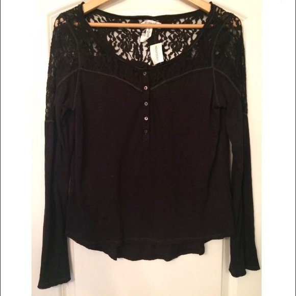 Aeropostale Black Lace Collar Top - Picture 3 of 4