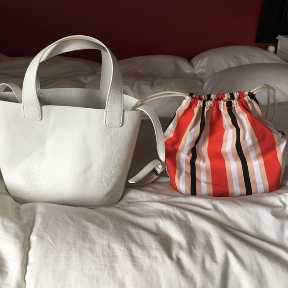 Urban Outfitters Red Rogue bag - Picture 2 of 2