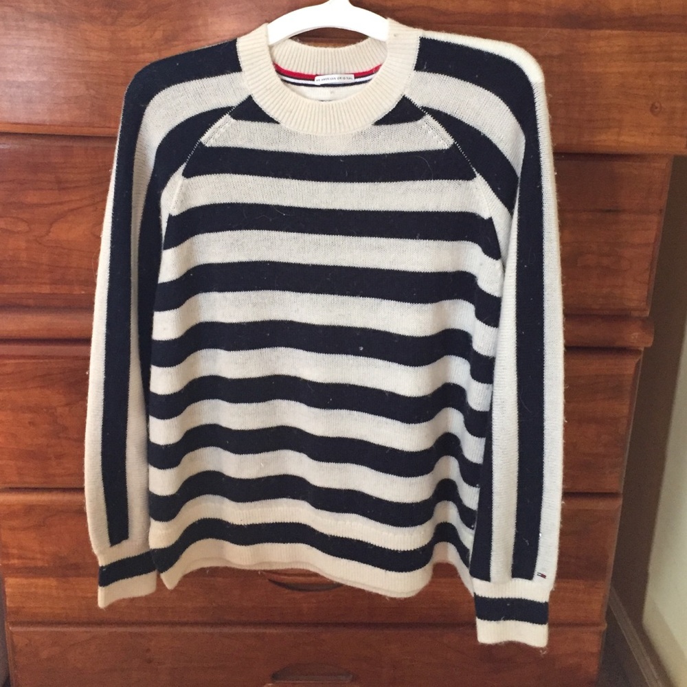 Tommy Hilfiger sweater