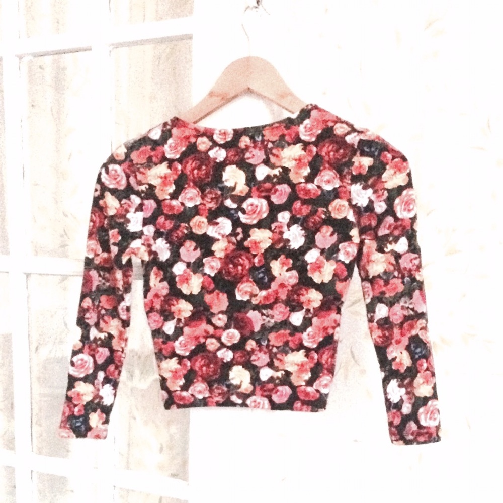 Floral crop top - bundle 2 get 30% off - Picture 4 of 4