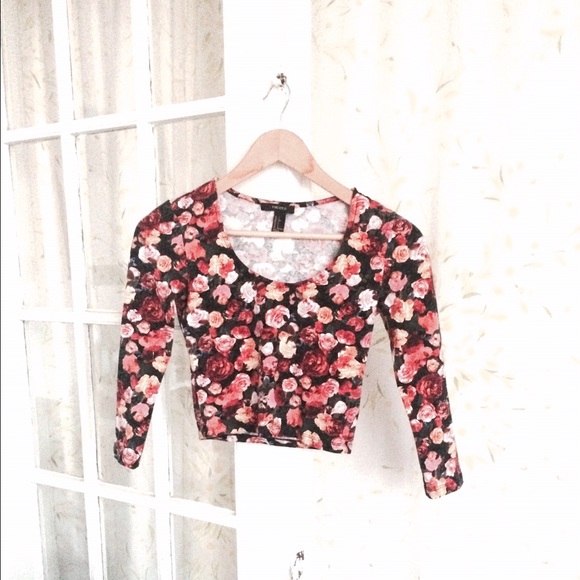 Floral crop top - bundle 2 get 30% off - Picture 3 of 4