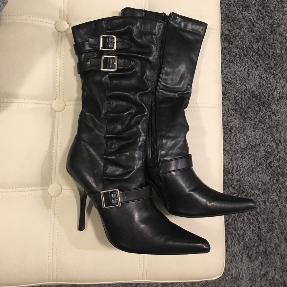 Black heeled boots