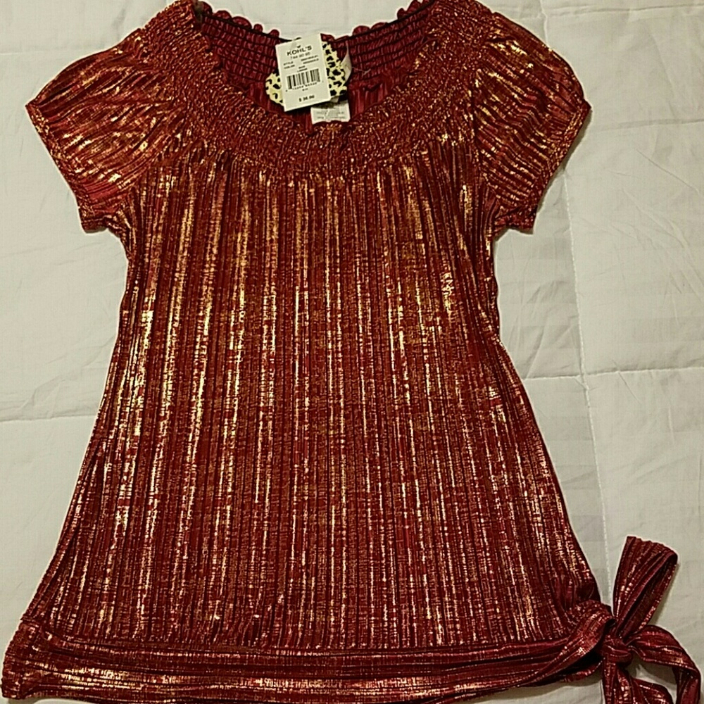 Red and gold top