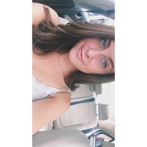 Meet your Posher, Alessandra