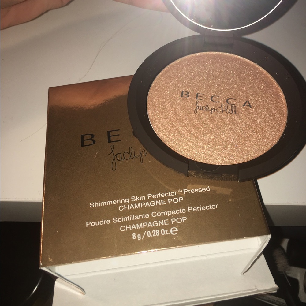 Becca Champagne Pop Highlighter - Picture 1 of 1