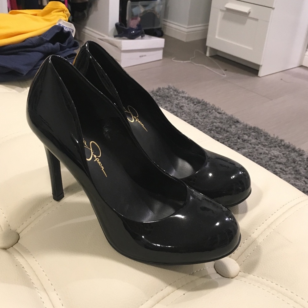 Beautiful patent leather black 👠