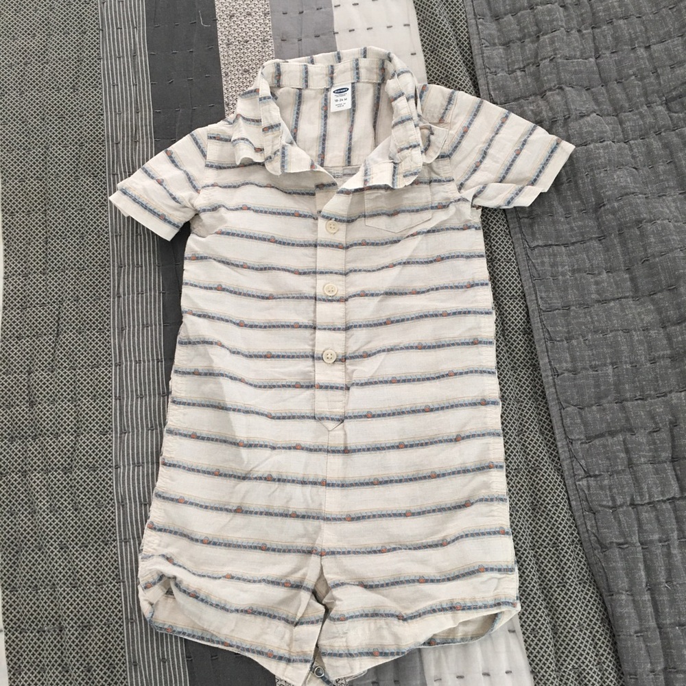 Old navy romper for boys size 18-24 months