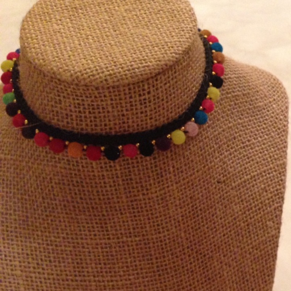 Pom Pom choker