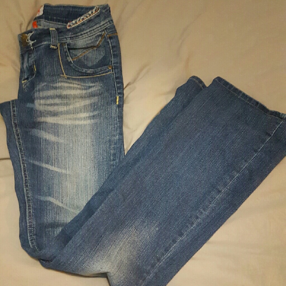 EEUC- Boho jeans -tribal embroidery - 37 inseam