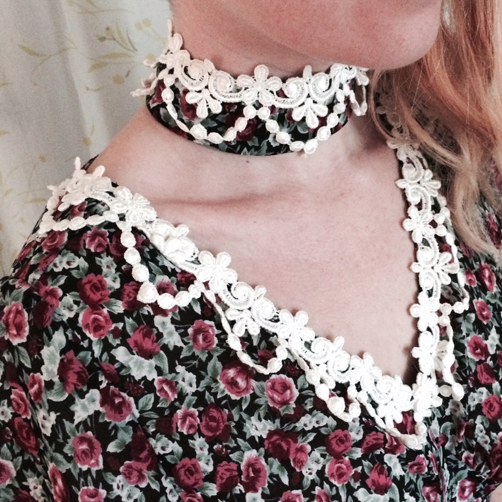 Vintage Floral dress w/ choker 🙌