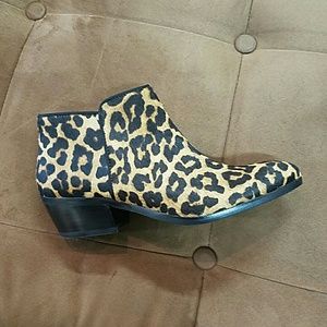 Sam Edelman leopard bootie Size 7