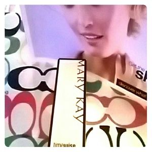 Mary Kay Luminous -wear liquid foundation