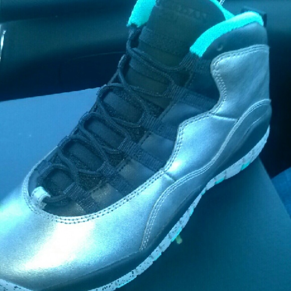 Aj 10 - Picture 1 of 1