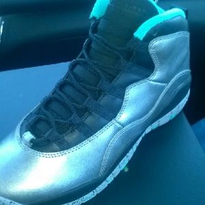 Aj 10