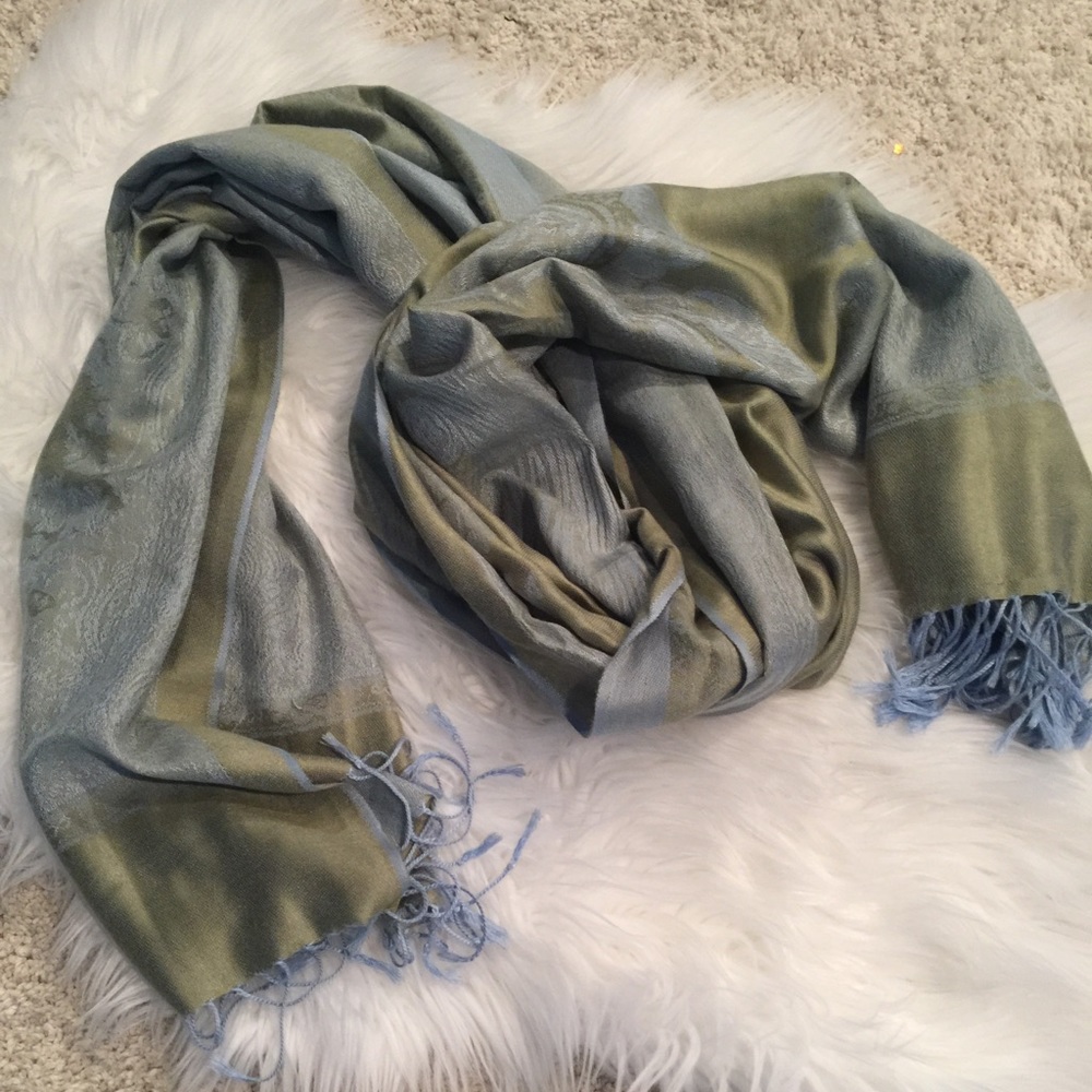 Scarf - Picture 2 of 3