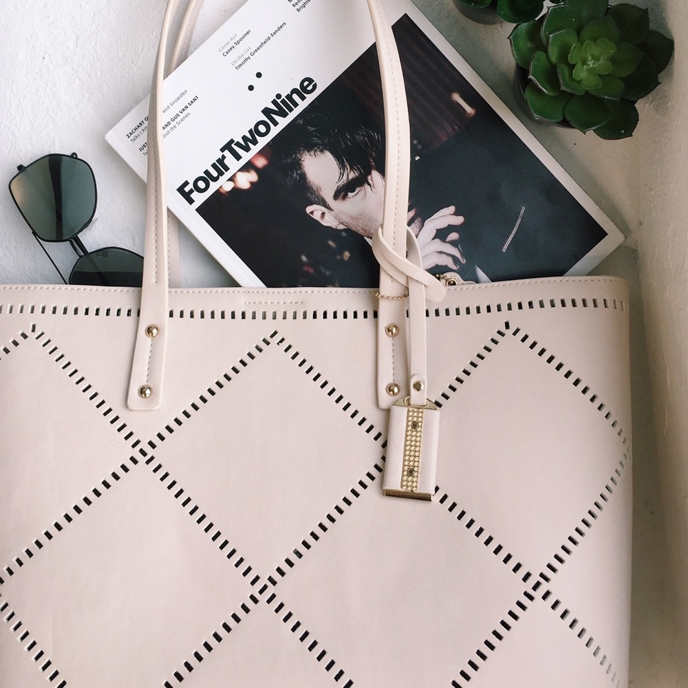 With 212 tote bag