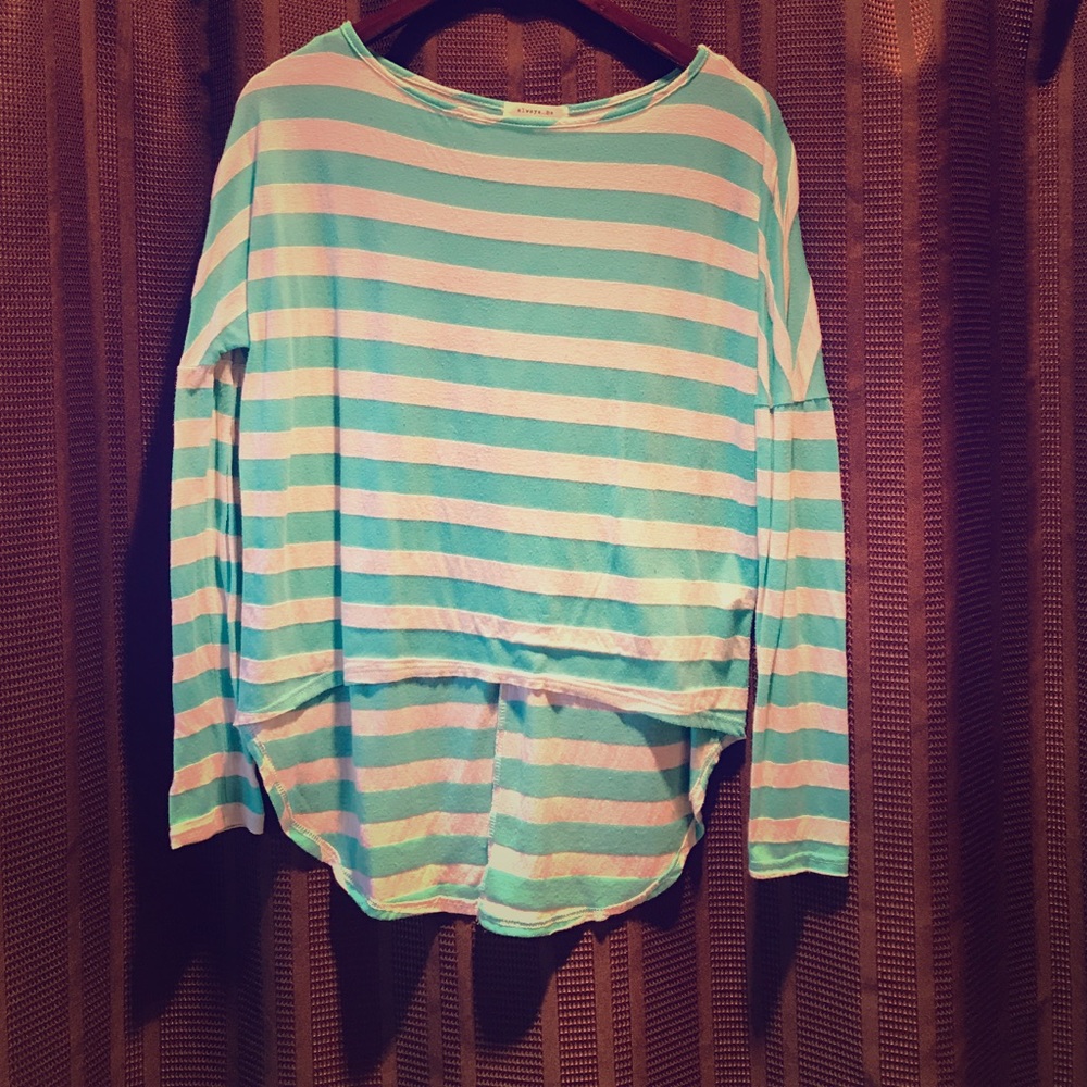 Long sleeve high low top