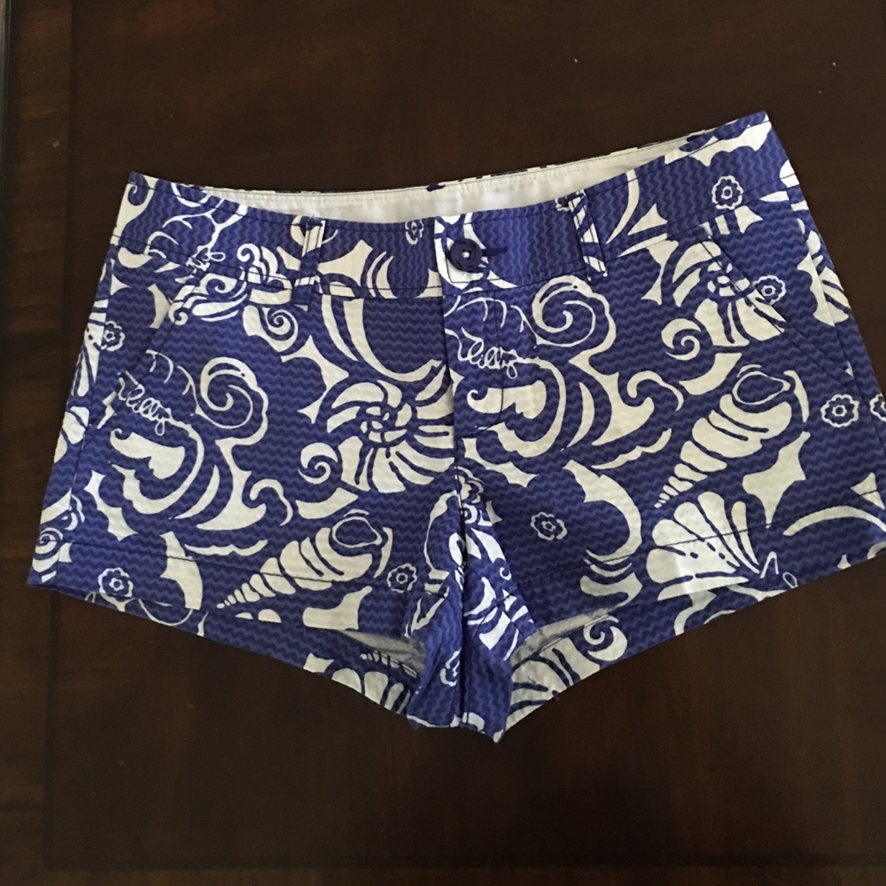 EUC Lilly Pulitzer Walsh Shorts