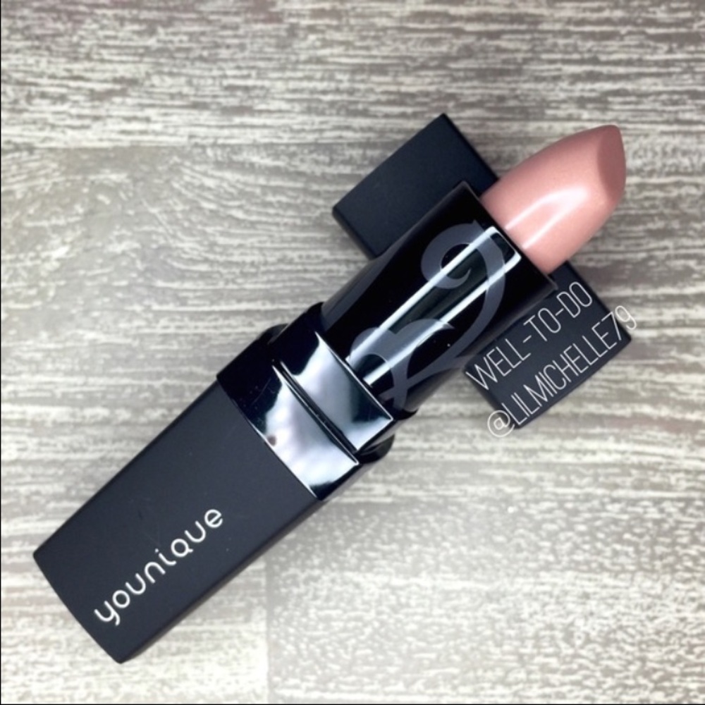 Younique's Opulence Lipstick 💄-Well To Do