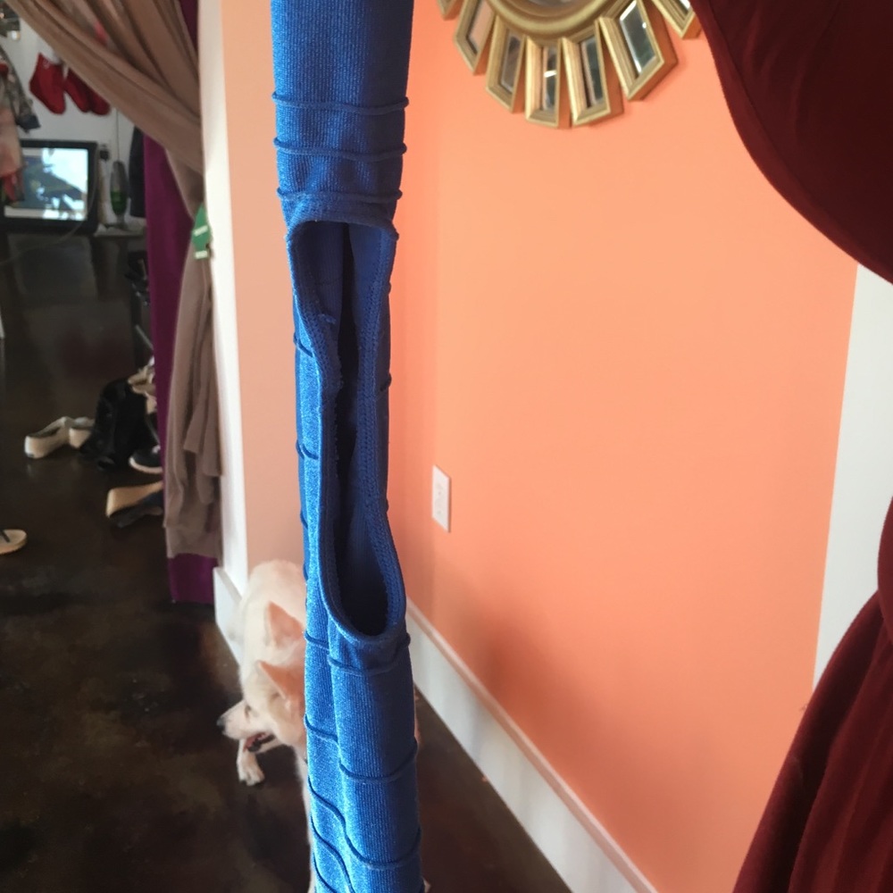 Bebe blue side cut dress M size - Picture 3 of 4