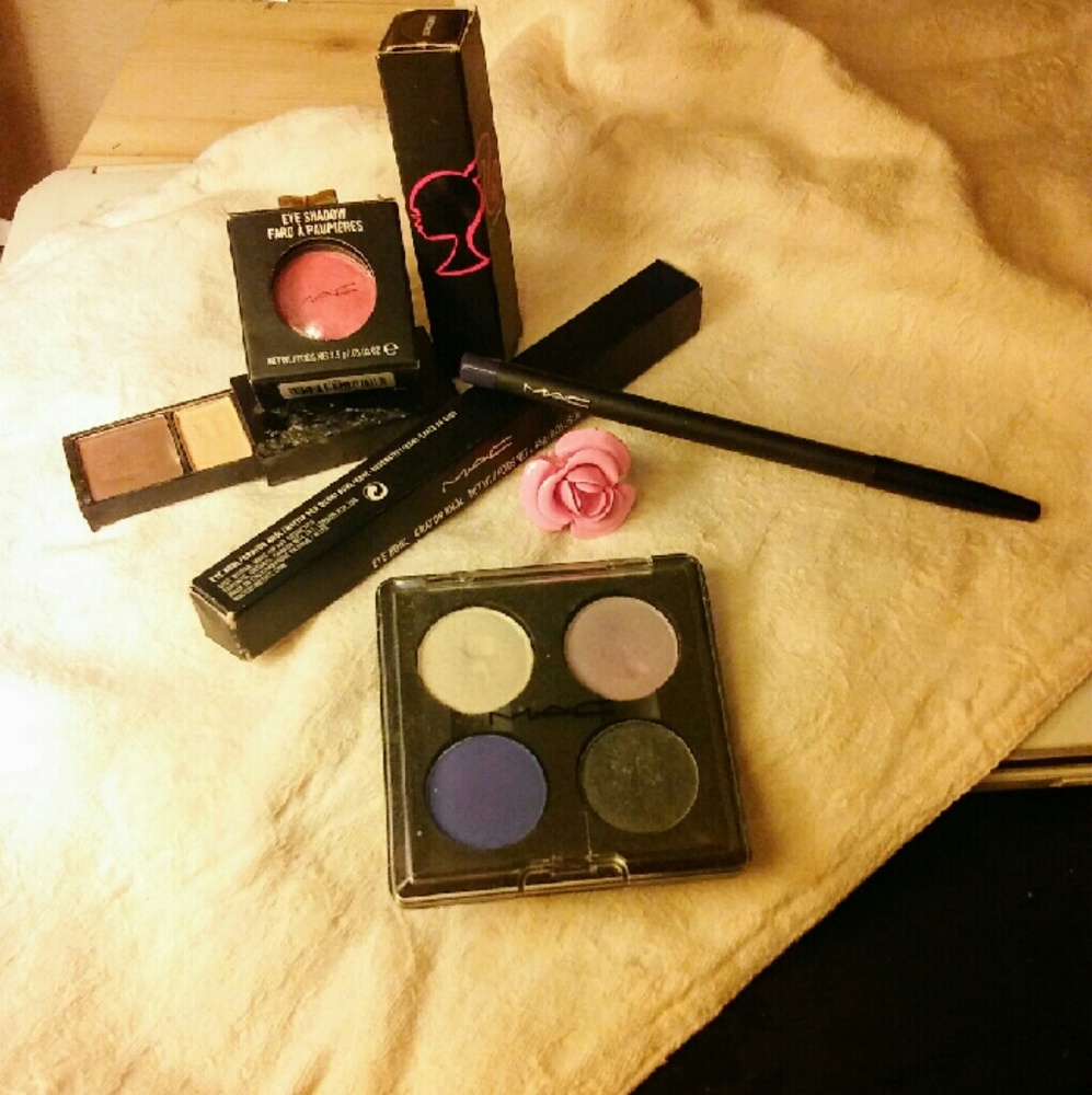 Mac Make up bundle