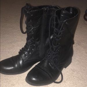 Combat boots