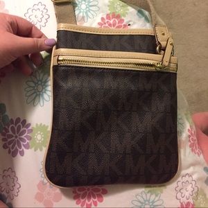 Michael kors crossbody bag
