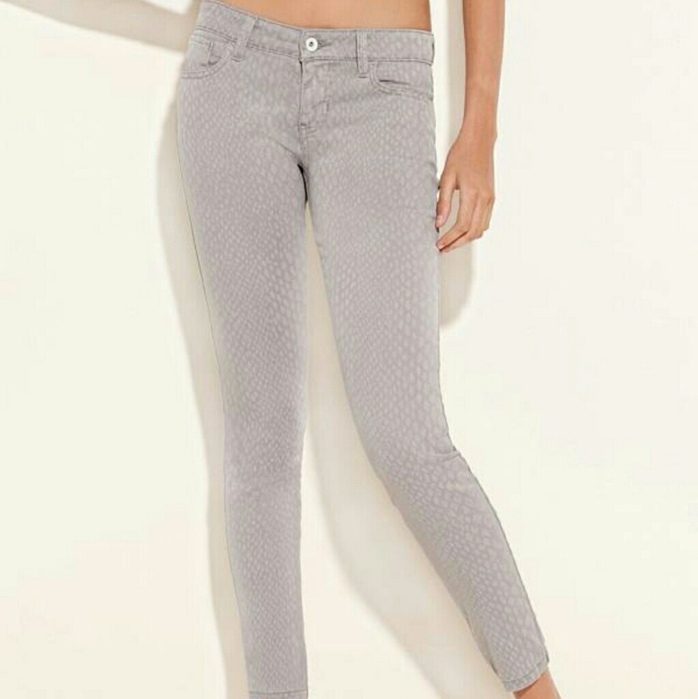 Guess Snake-Printed Gray Jeans Size 28