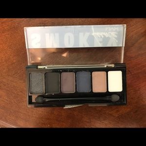 NYX Smokey Eyeshadow