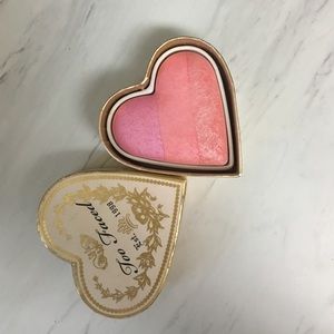 Too faced Candy glow blush