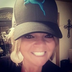 Meet your Posher, Shana