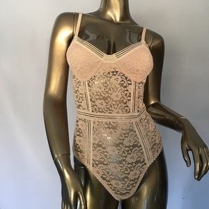 ✨ New/ tags beautiful HALATION LACE BODYSUIT