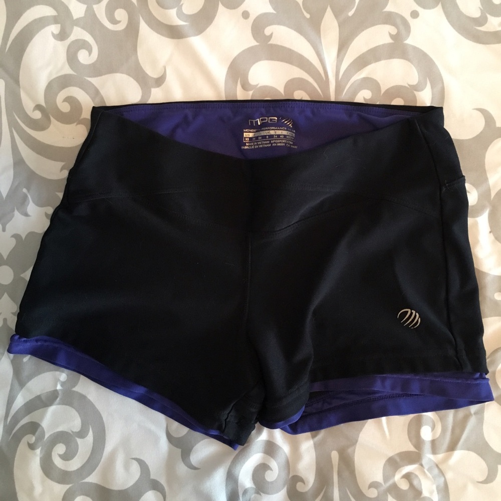 Athletic shorts
