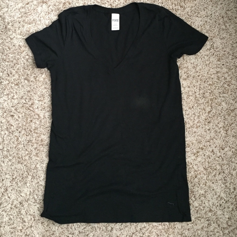 Black short sleeve vneck tshirt
