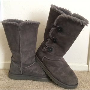 Grey button up Uggs