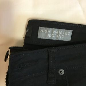 black Aeropostale high-waisted jeggings