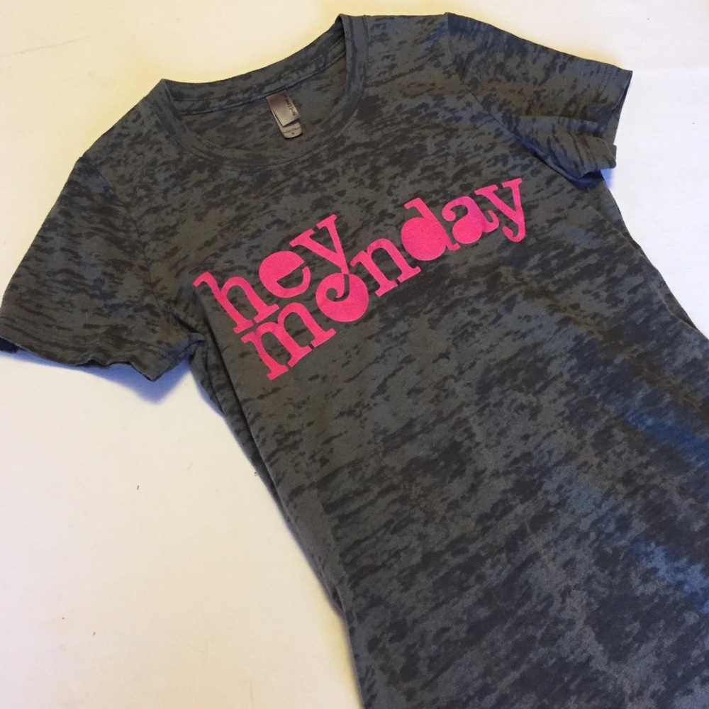 Hey Monday T-Shirt - Picture 2 of 4