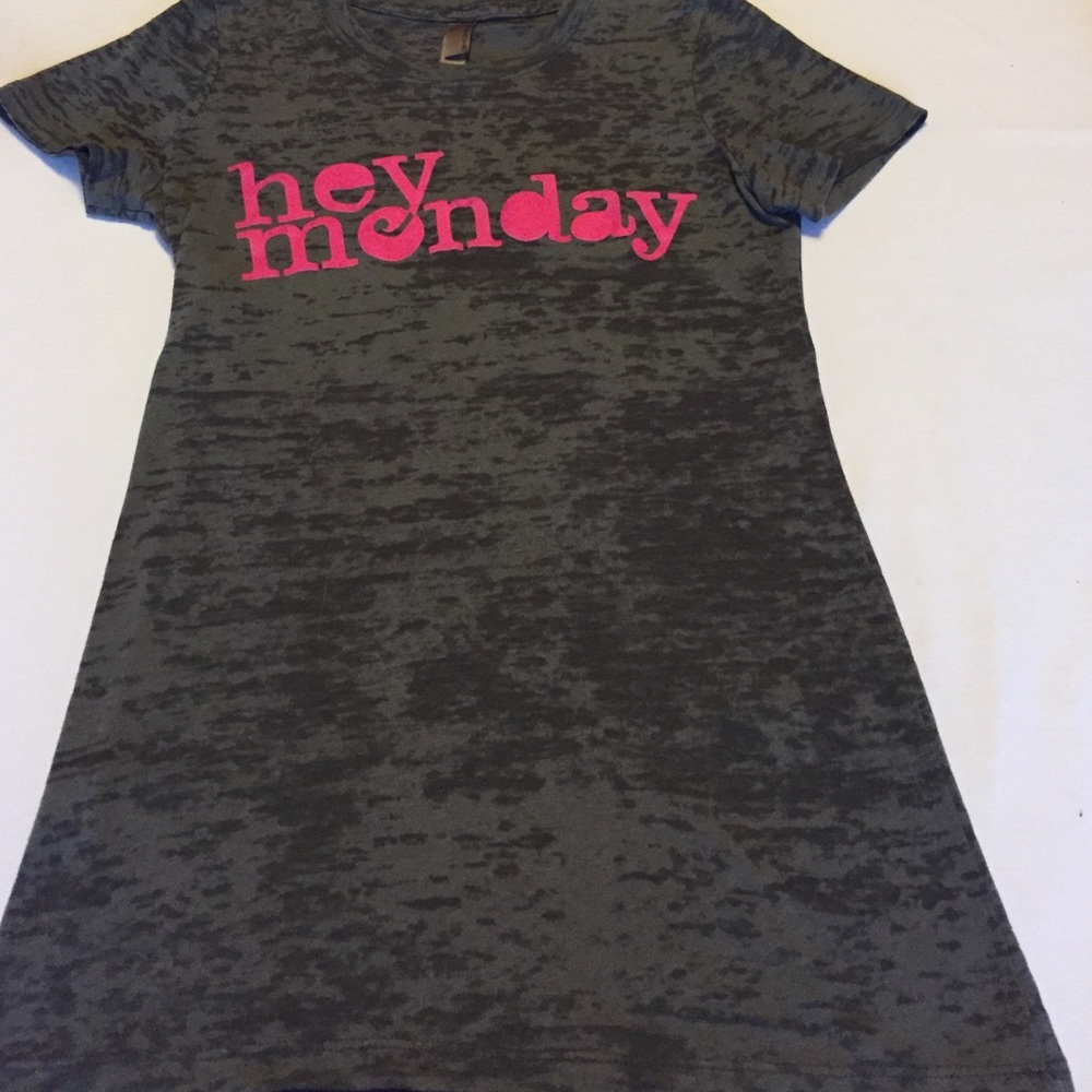 Hey Monday T-Shirt - Picture 3 of 4