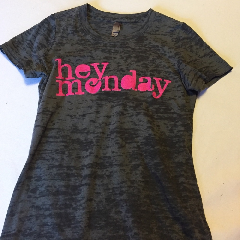 Hey Monday T-Shirt - Picture 4 of 4