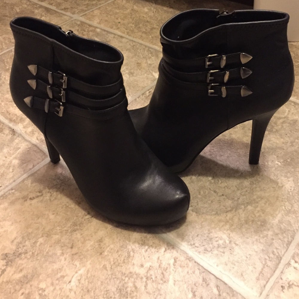 BCBG heeled booties