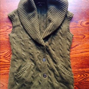 Cable cashmere, hunter green vest