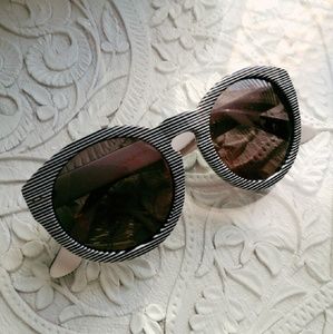 Madewell veey cute sunglasses