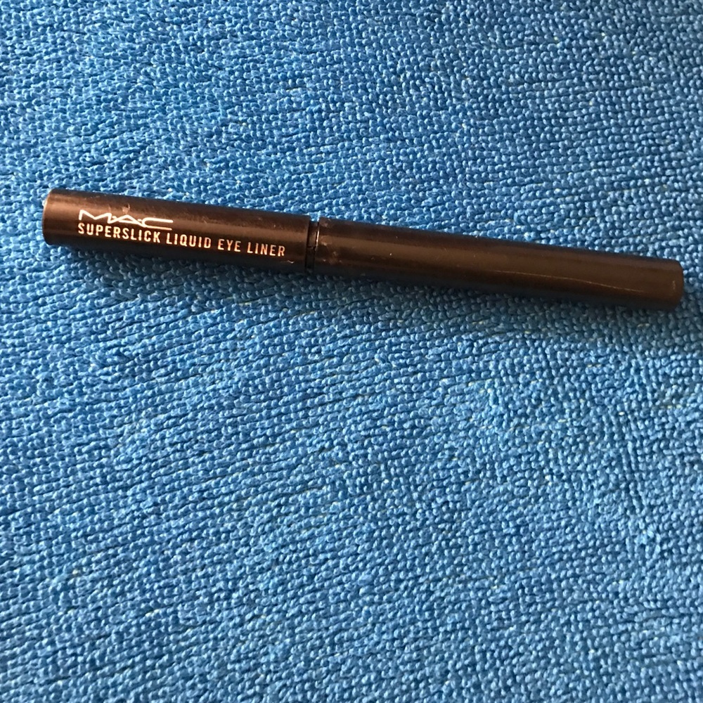 MAC Superslick Liquid Eyeliner